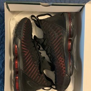Barely worn Lebrun XVI. BLACK/BLACK UNIVERSITY RED